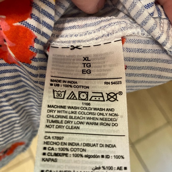 Blouse - Old Navy women’s blouse XL - Picture 3 of 3